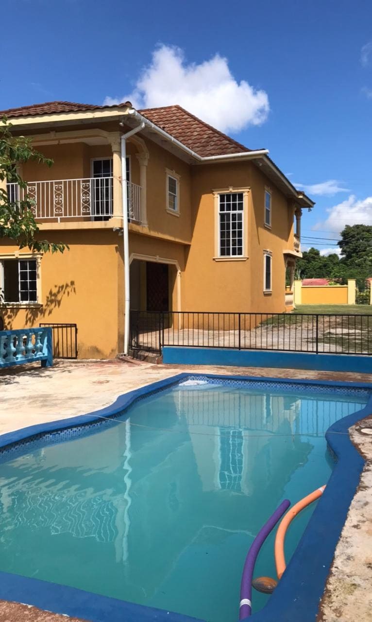 Beautiful 2 floor home with pool