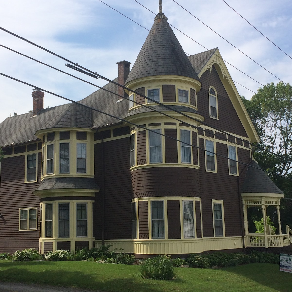 Bill Narkiewicz 's Grand Victorian, North Rm. King