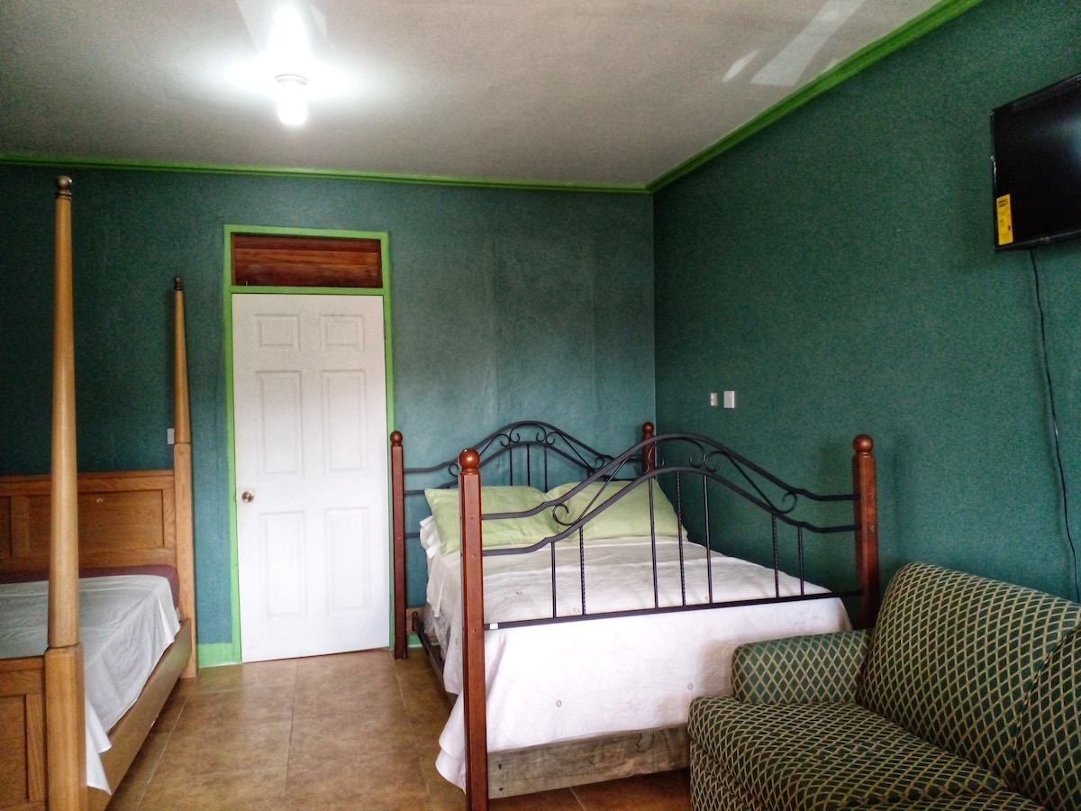 Room Eight Soultan River Breeze Guesthouse-Private