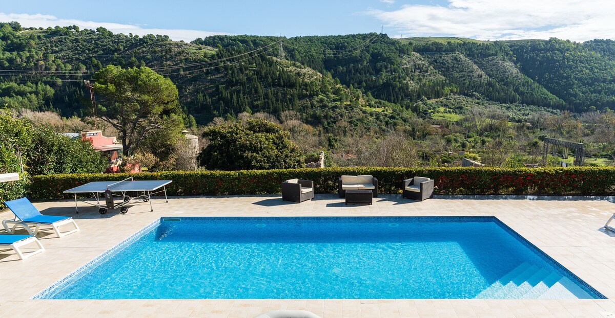 拉古萨伊布拉（ Ragusa Ibla ）设有私人泳池，距离大海30公里