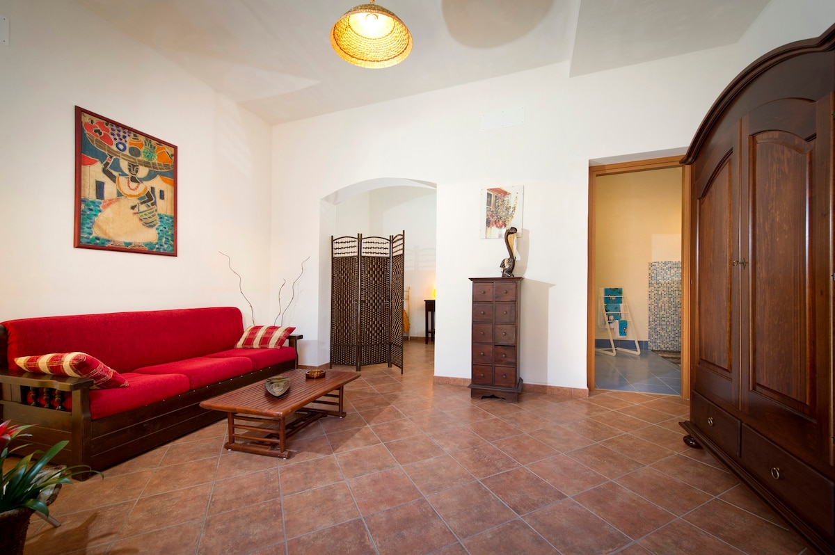 Il Sole di Sicilia整套房子位于2层。平方米75平方米。