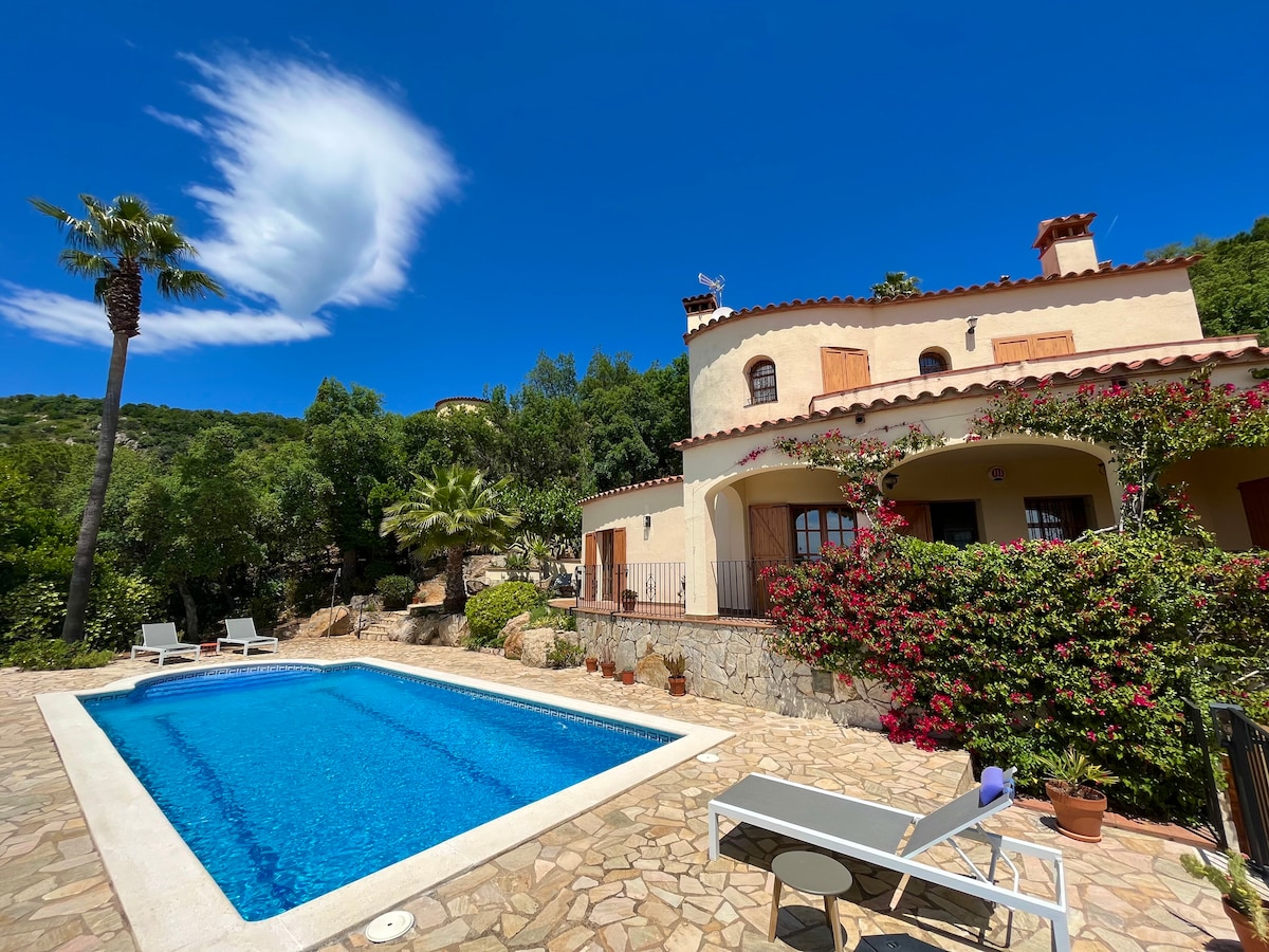 Belle villa, cadre  paisible avec vue panoramique