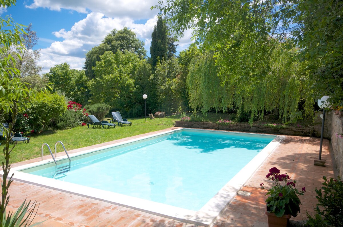 Ancient villa from 1700s with swimming pool