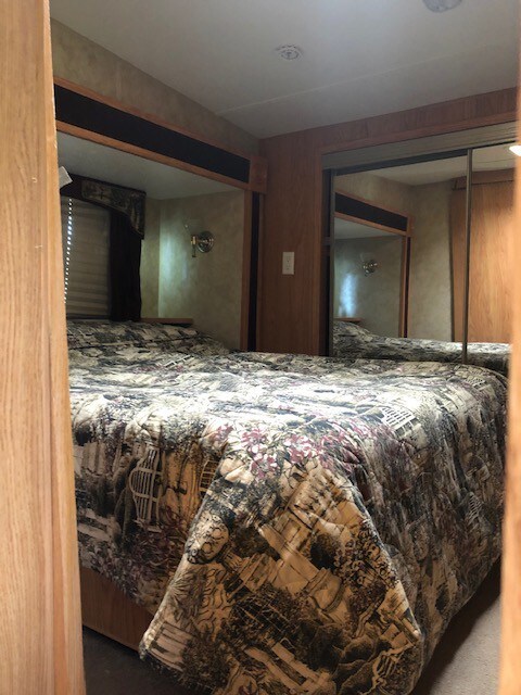 Comfortable Camper 34'  Will Move to Your Site!