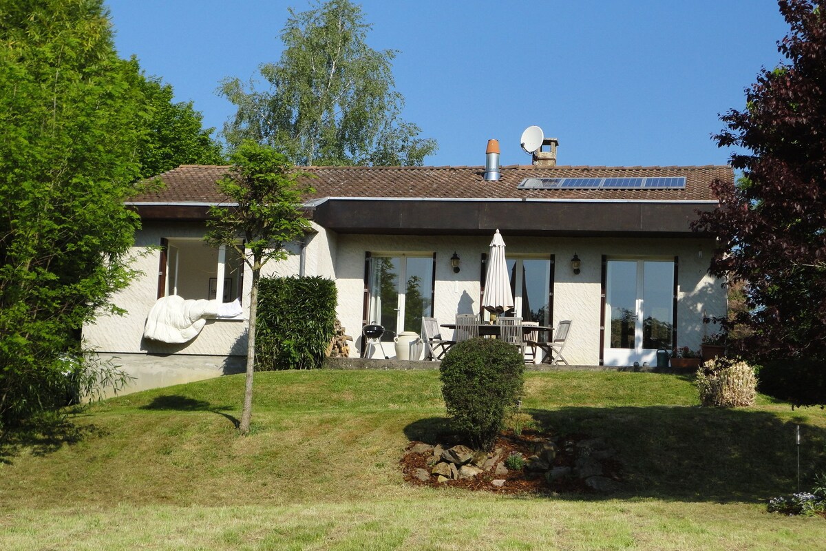 Apartment close to the sea