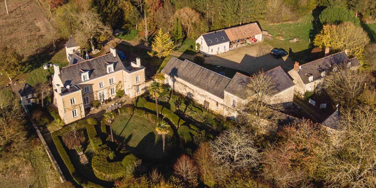 Loft rénovés aux combles du manoir  accès jardins