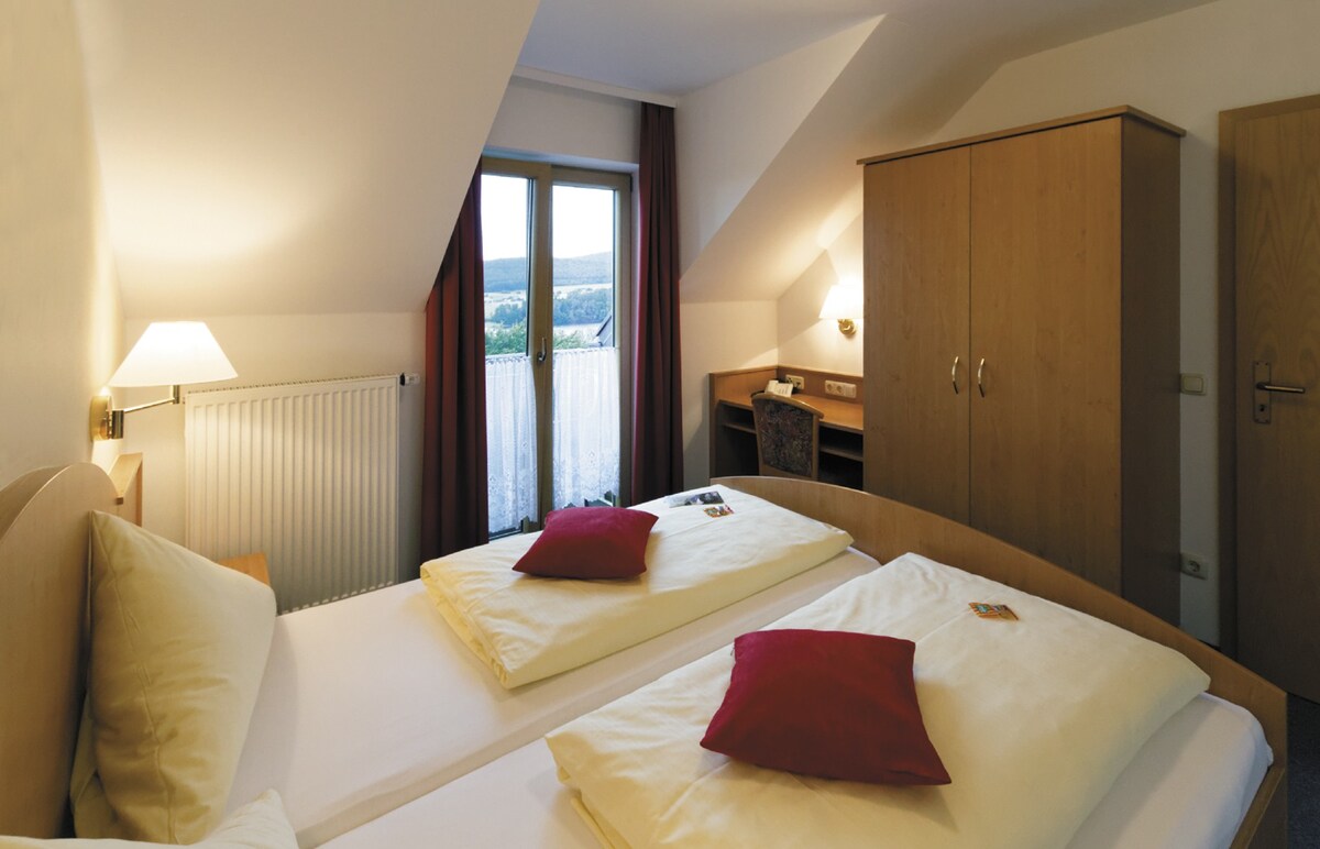 Panorama-Hotel am See (Neunburg vorm Wald), Appartement mit Seeblick