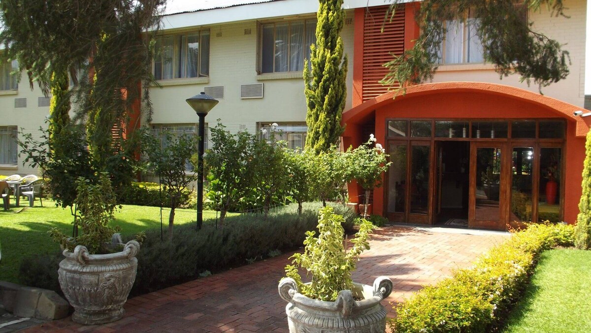 Hotel Accommodation in Welkom - Single Bedroom