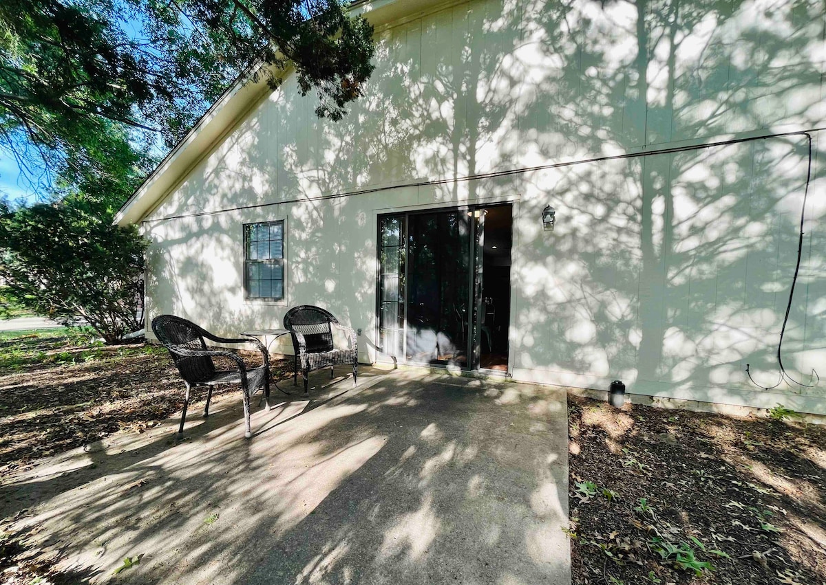 Stylish-homey Ranch Duplex House