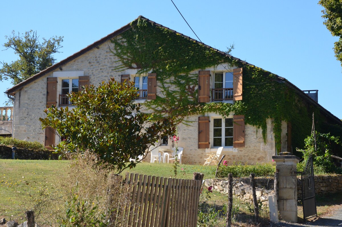 En Perigord vert à 3 km de Brantome