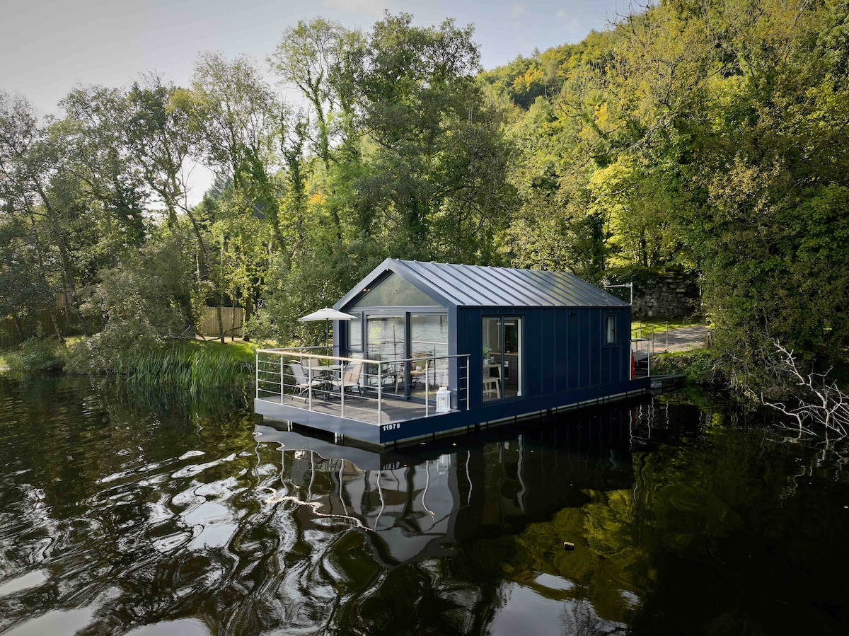 Carrickreagh Houseboat FP310