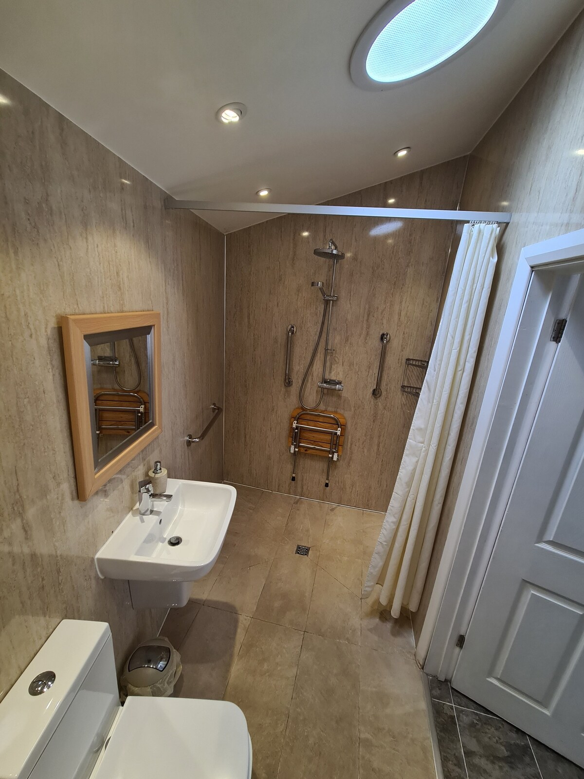 Disabled Friendly Room - Ensuite