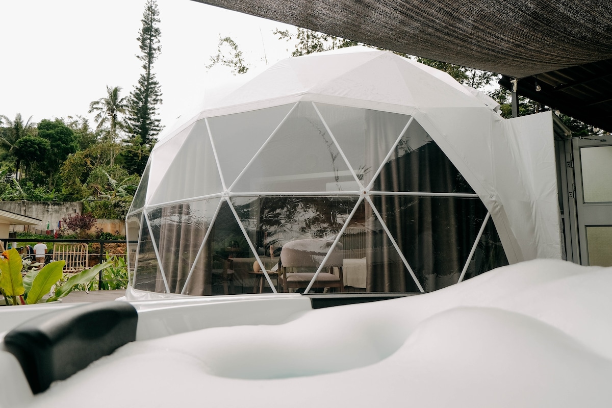 150 Peakway Dome w/ Outdoor Jacuzzi 1