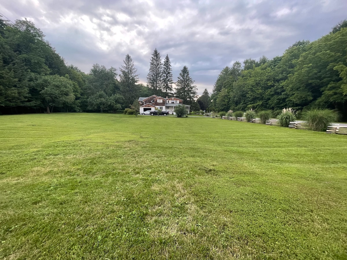 Creek End Chalet - Modern Rustic 5 bedroom home.