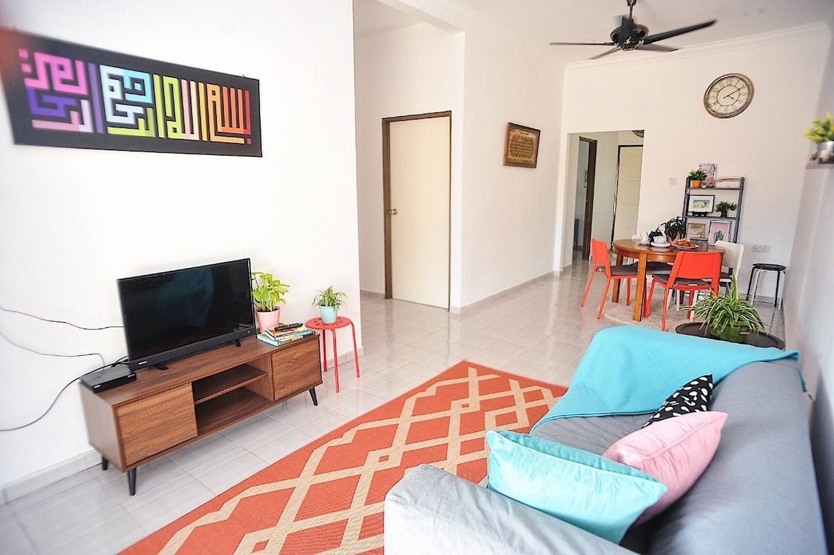 Laman Manggis, airy, bright and newly built house