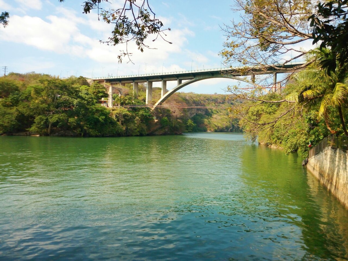 Cañón del Sumidero的Luxury Riverfront Retreat