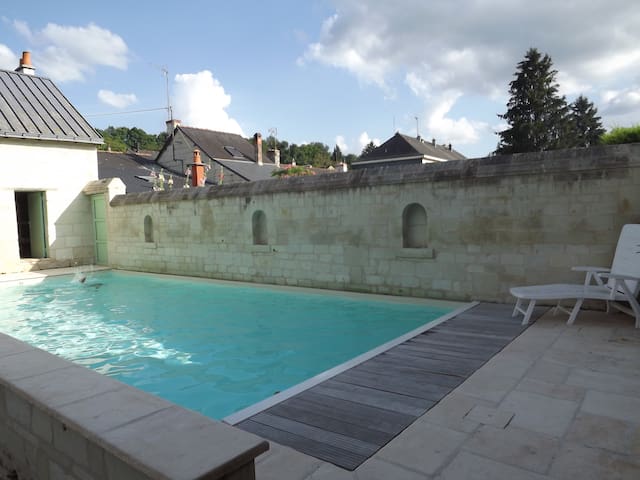 Fontevraud-l'Abbaye的民宿