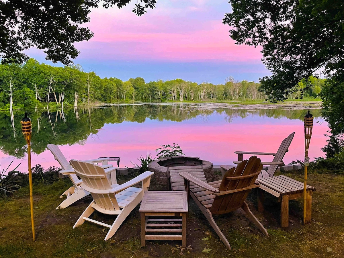 Pond-Front Passive Solar Architectural House