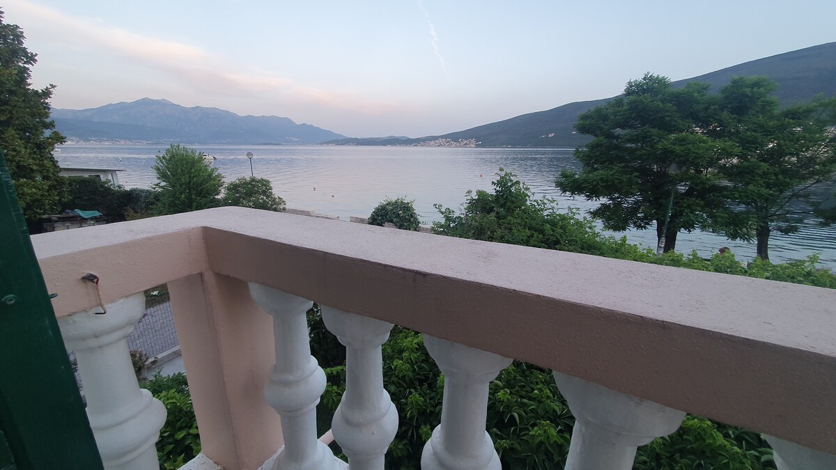 Waterfront Lux Apartment Montenegro Adriatic Sea