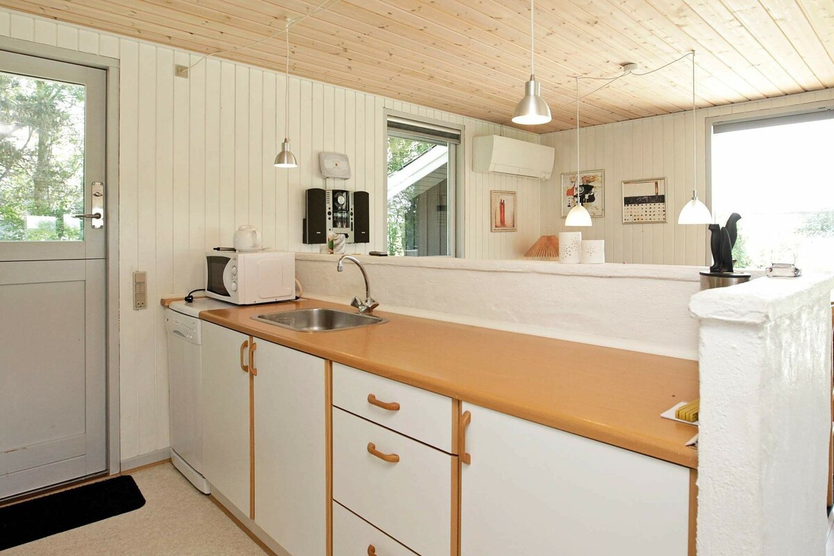 6 person holiday home in strandby