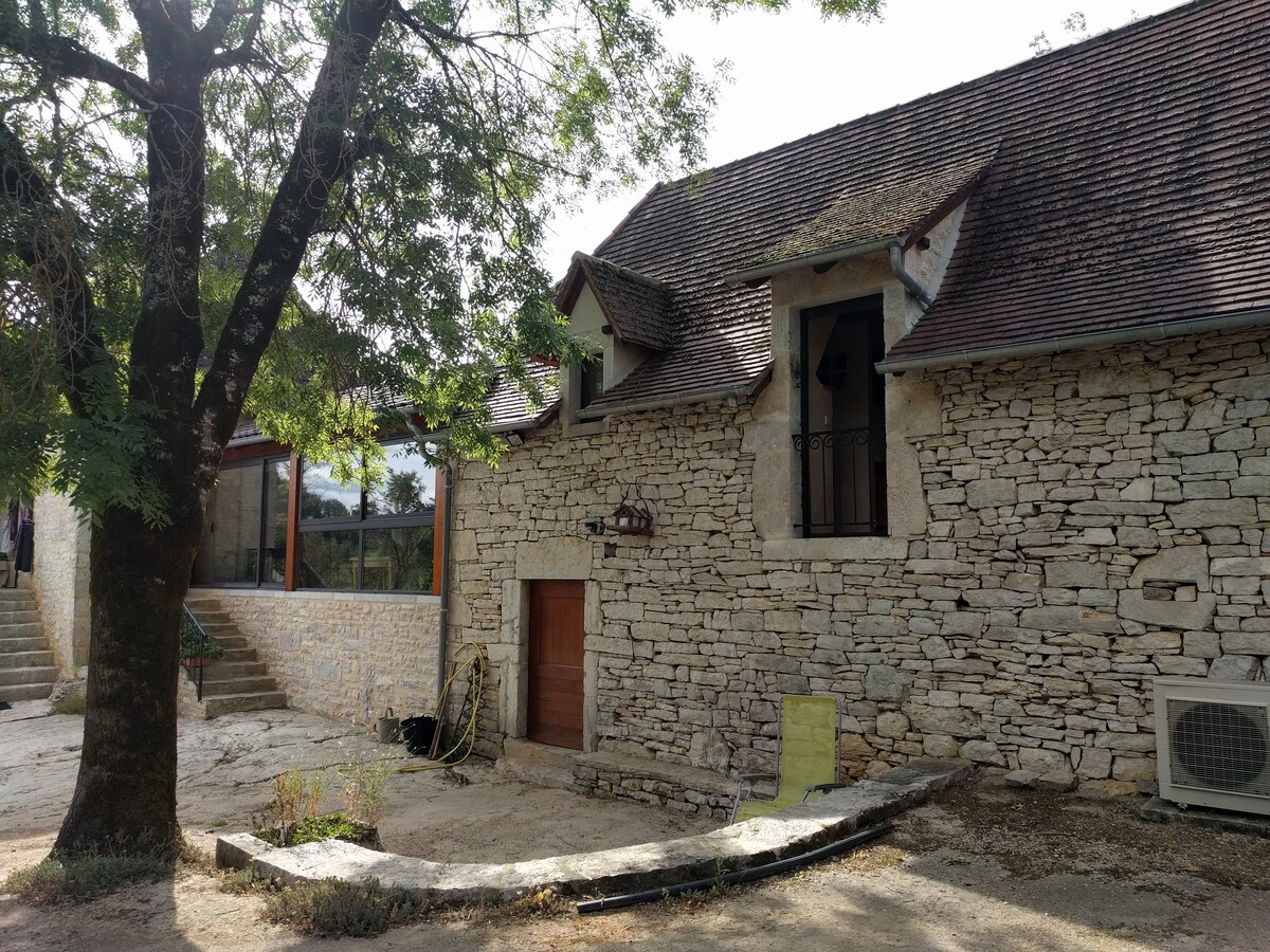 带Quercy House的独立房间。