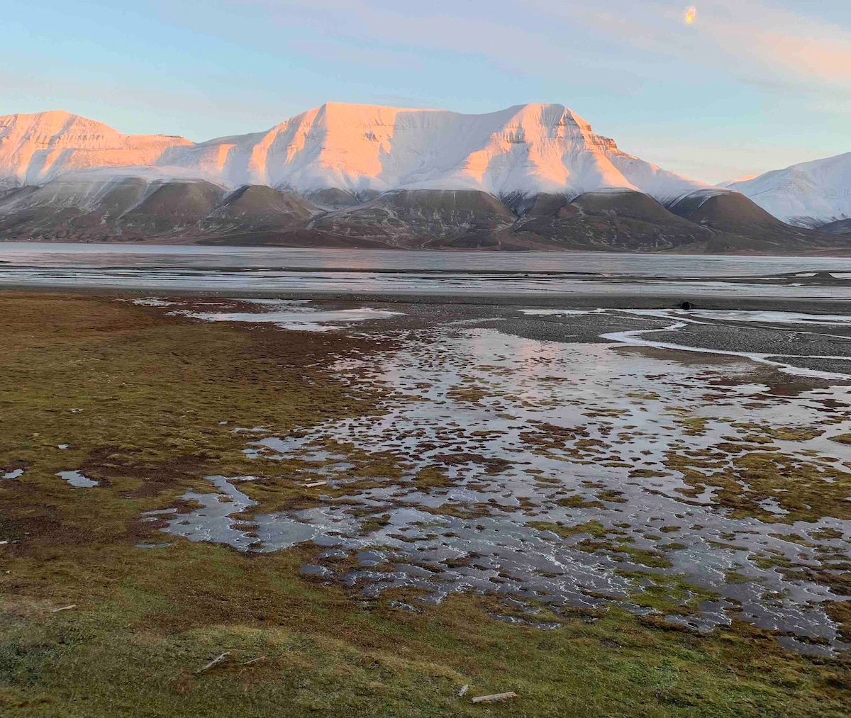 Stor og åpen leilighet med fantastisk utsikt.