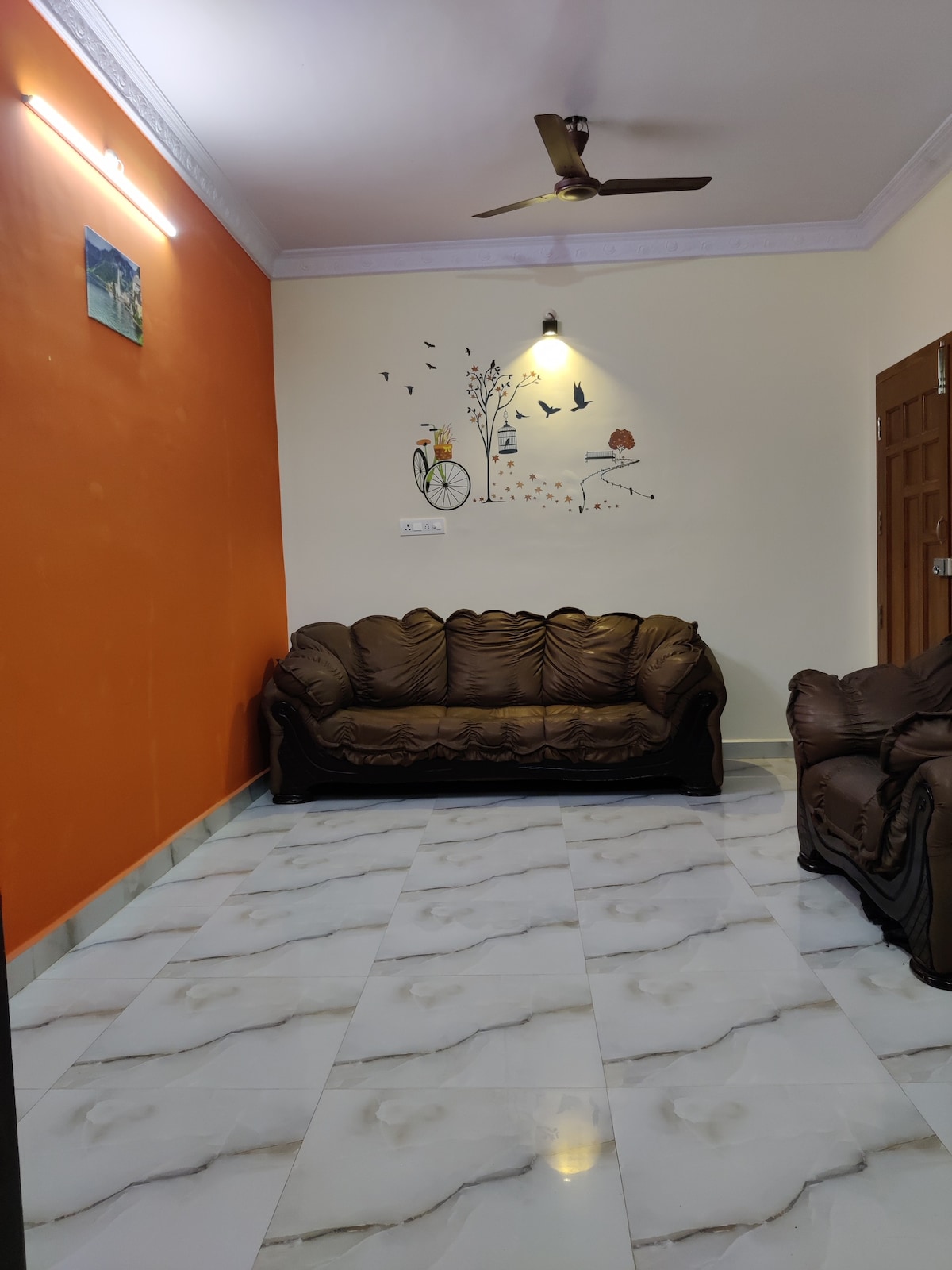 Pleasant 2BHK/AC/Wi-fi/TV/Kitchn