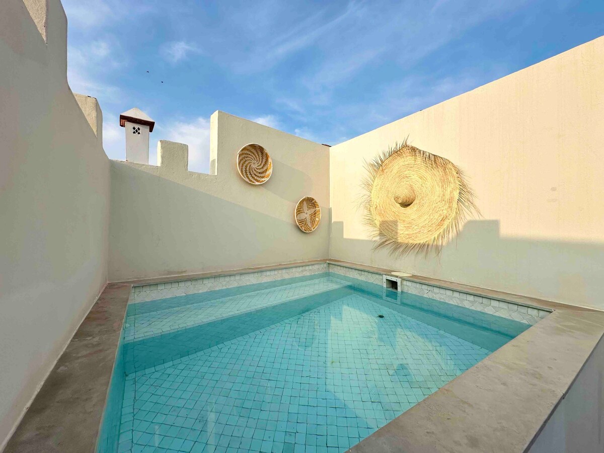 Riad BerBine带私人屋顶泳池