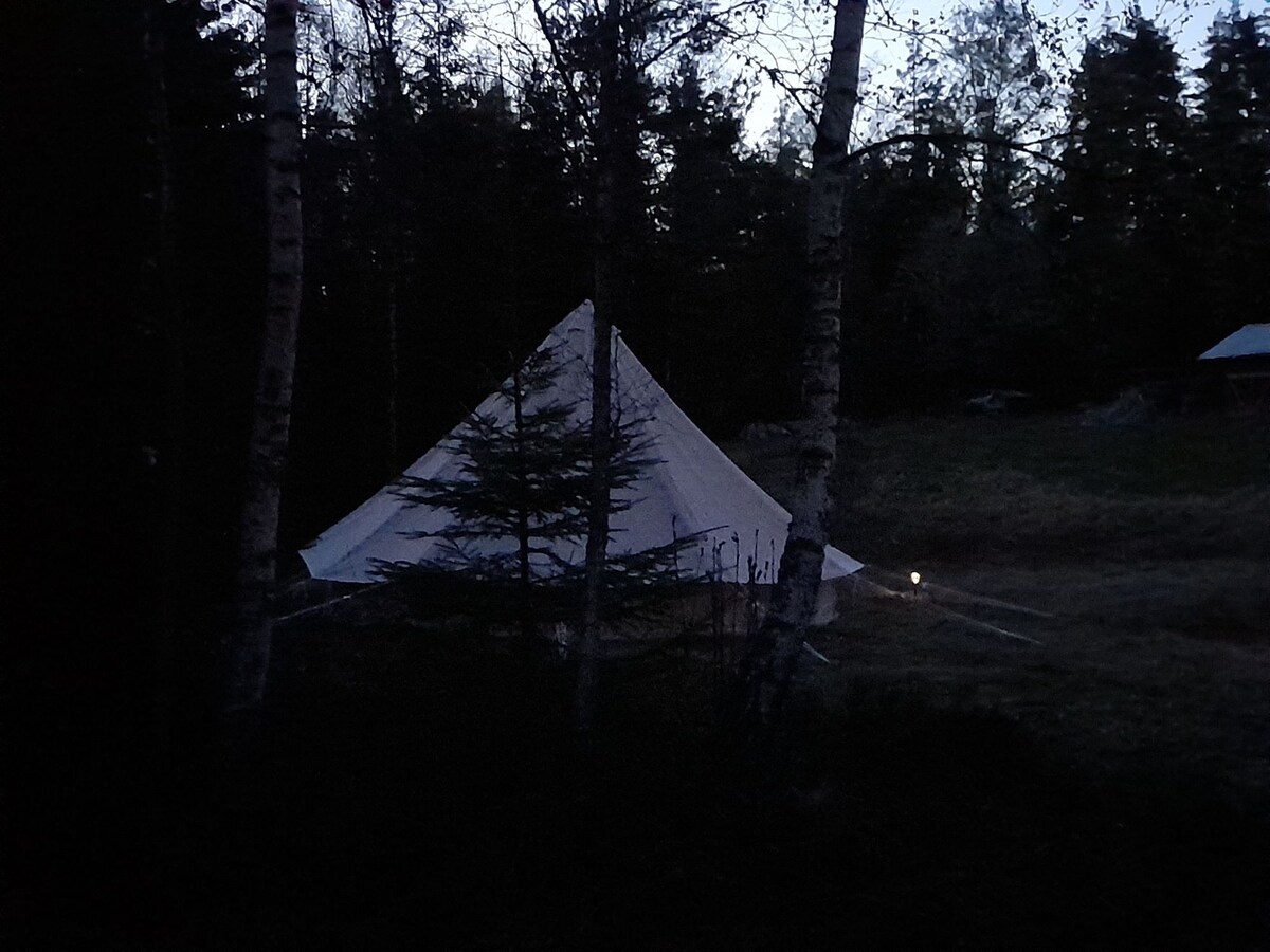 GLAMPING SKOGSHYDDAN
Tiveden, Askersund