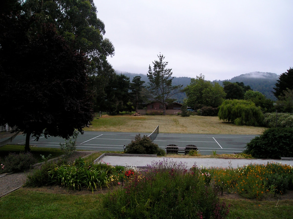 雷斯岬网球馆（ Point Reyes Tennis House ）