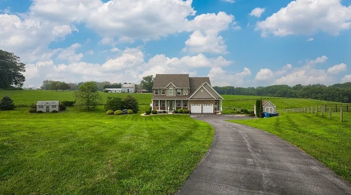 Roomy pet allowed country oasis & saltwater pool