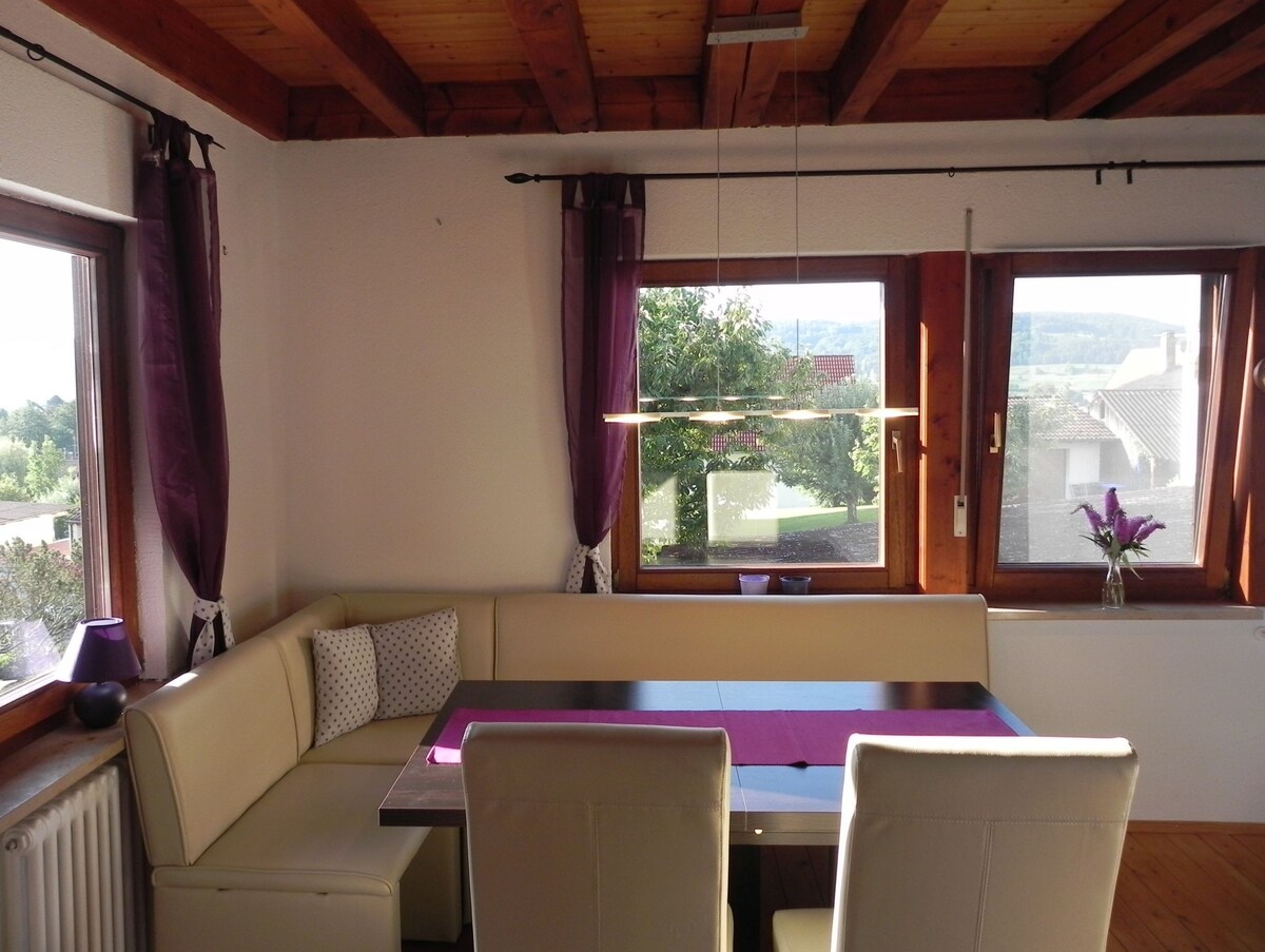 Ferienwohnung Bodenseeblick, (Öhningen), Ferienwohnung Bodenseeblick, 75qm, lichtdurchflutet, 1 Schlafzimmer, max. 4 Personen