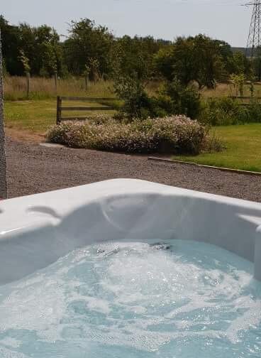 Country Cottage  With  Hot Tub On A Working Farm