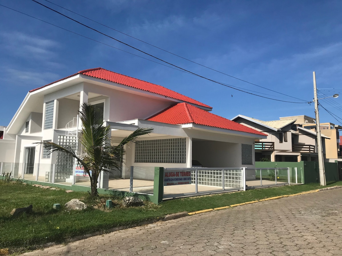 Casa de frente para o Mar Enseada/Prainha SaoChico