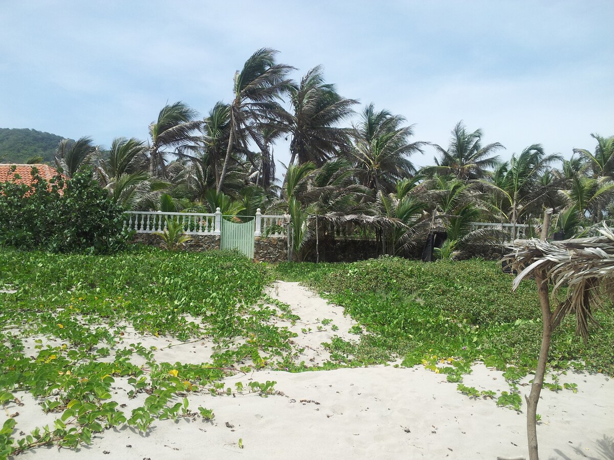 Sta. Veronica Colombia Beach House  - Entire House