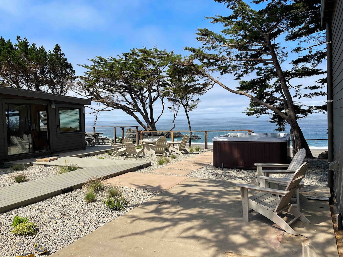 Ocean Front Paradise w Hot Tub&Fire Pit