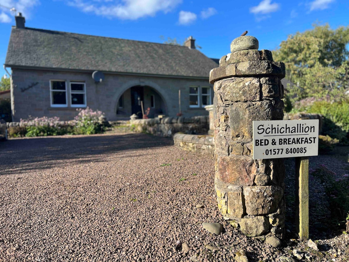 Schichallion B&B, Crook of Devon, Kinross。