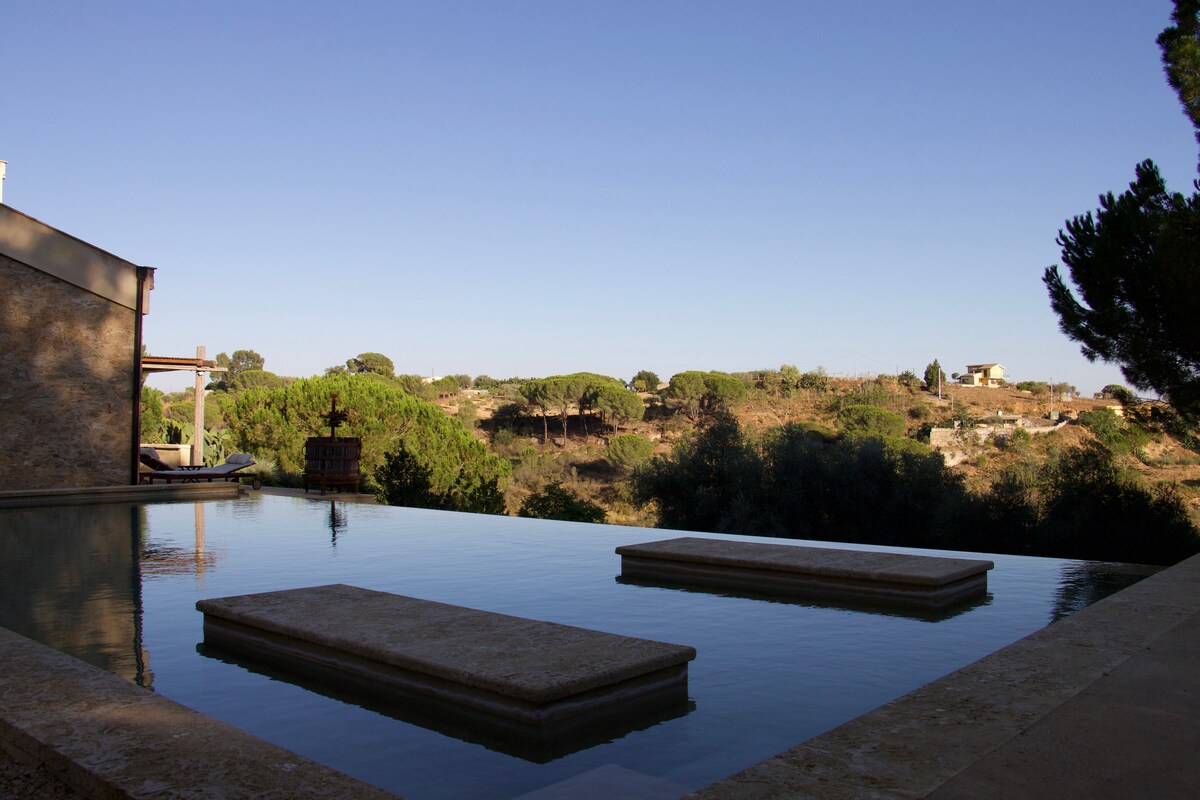 「Palmento别墅： 24英亩的热水泳池绿洲」