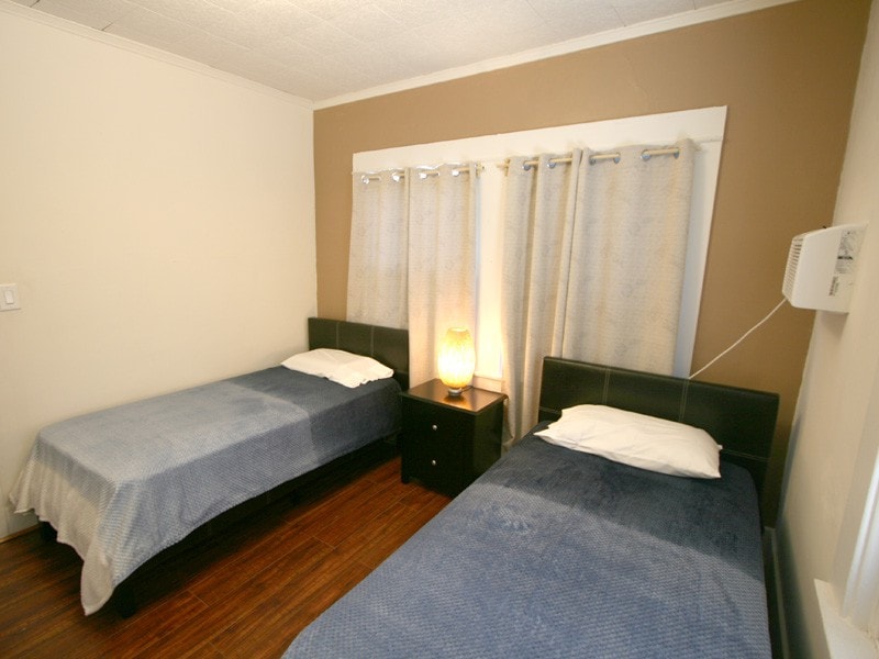 101A Men 's Dormitory Room