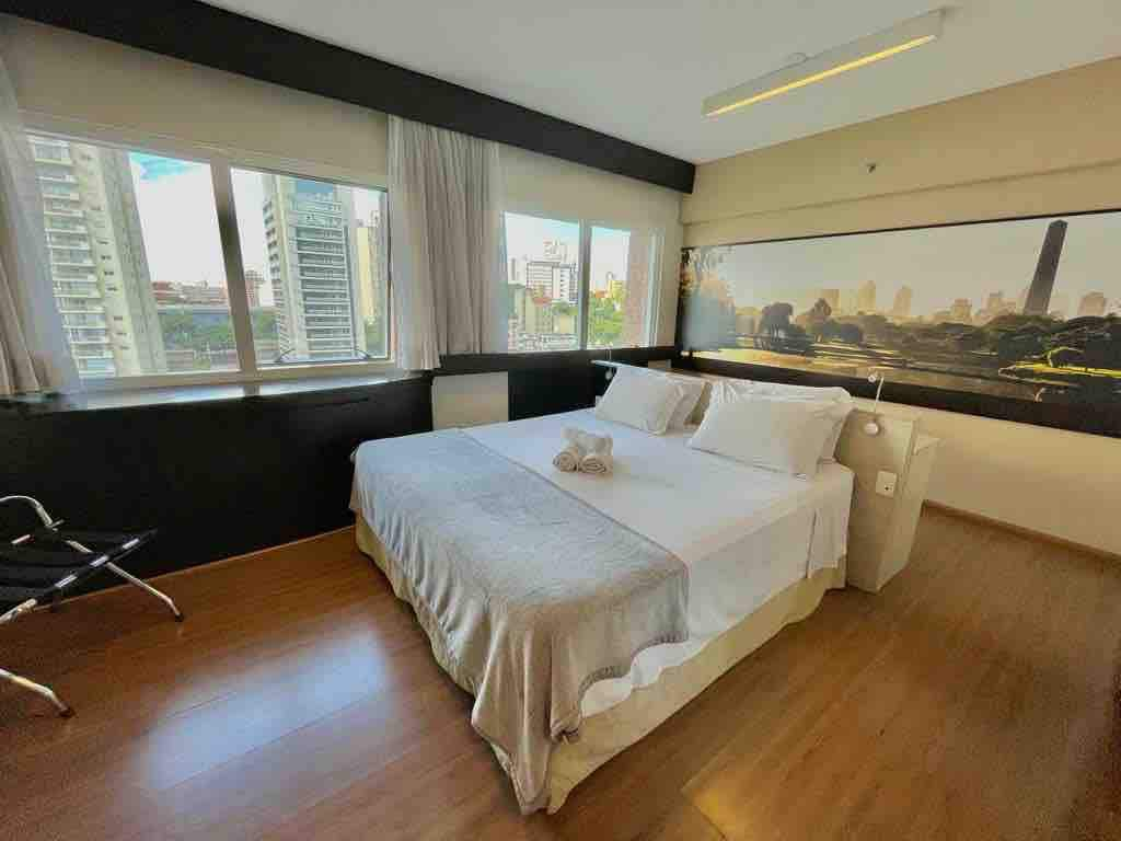 Flat c/piscina ar-condicionad prox. Av. Paulista