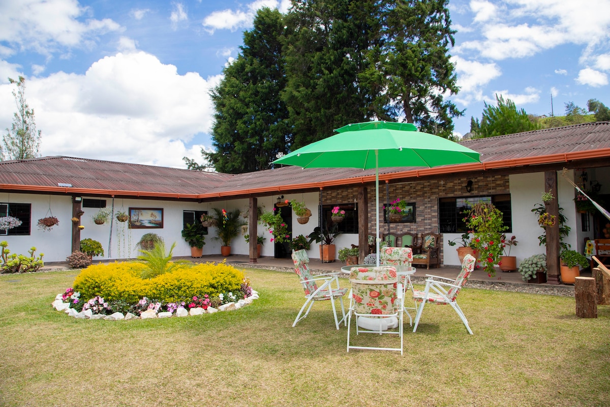 Espectacular finca cerca al aeropuerto y autopista