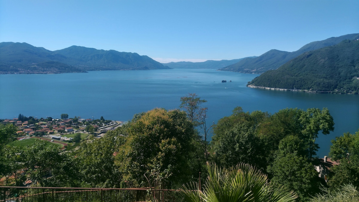 La Terrazza Sul Lago

012142-CIM-00017