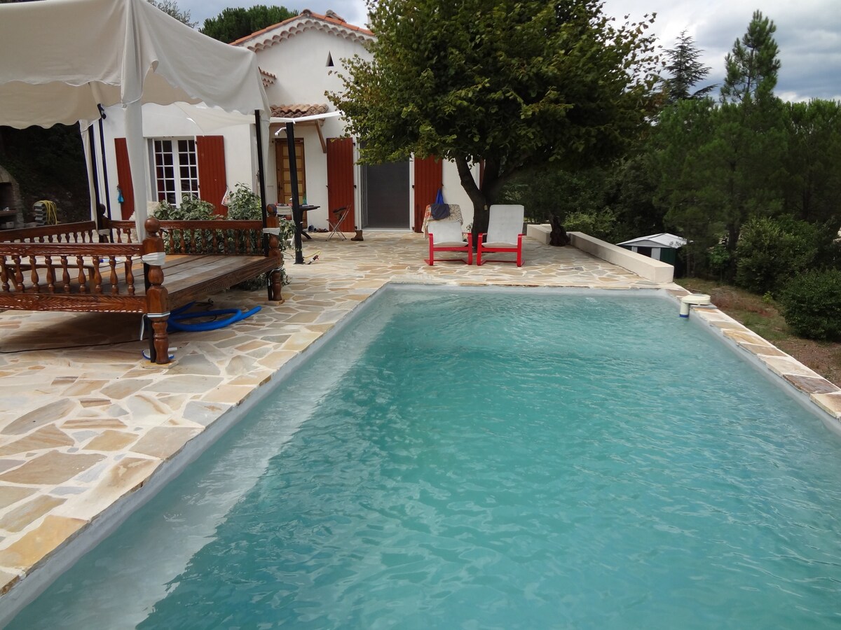 Anduze: swimmingpool &spectularview