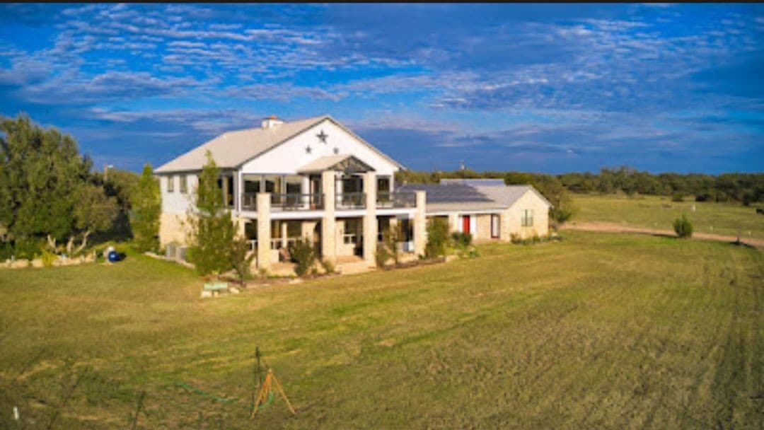Bar-R-O Ranch with wide open spaces!