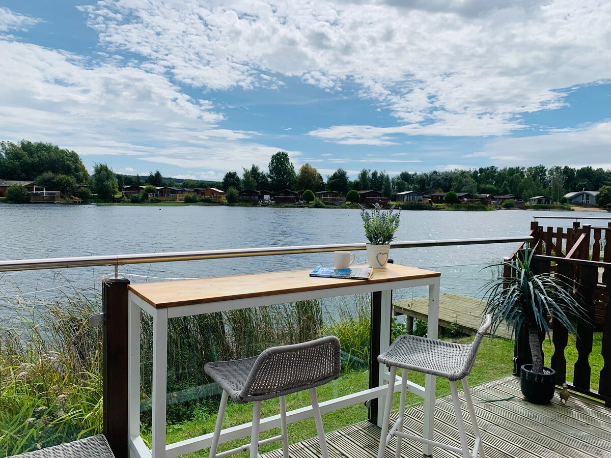 Lodge by the Lake South Lakeland Leisure Village