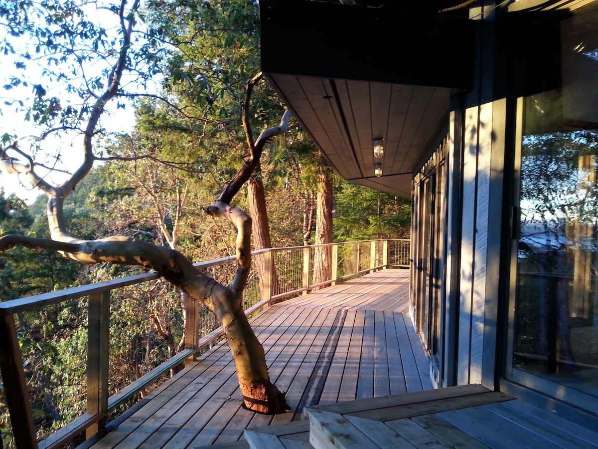 Galiano Harbour View House