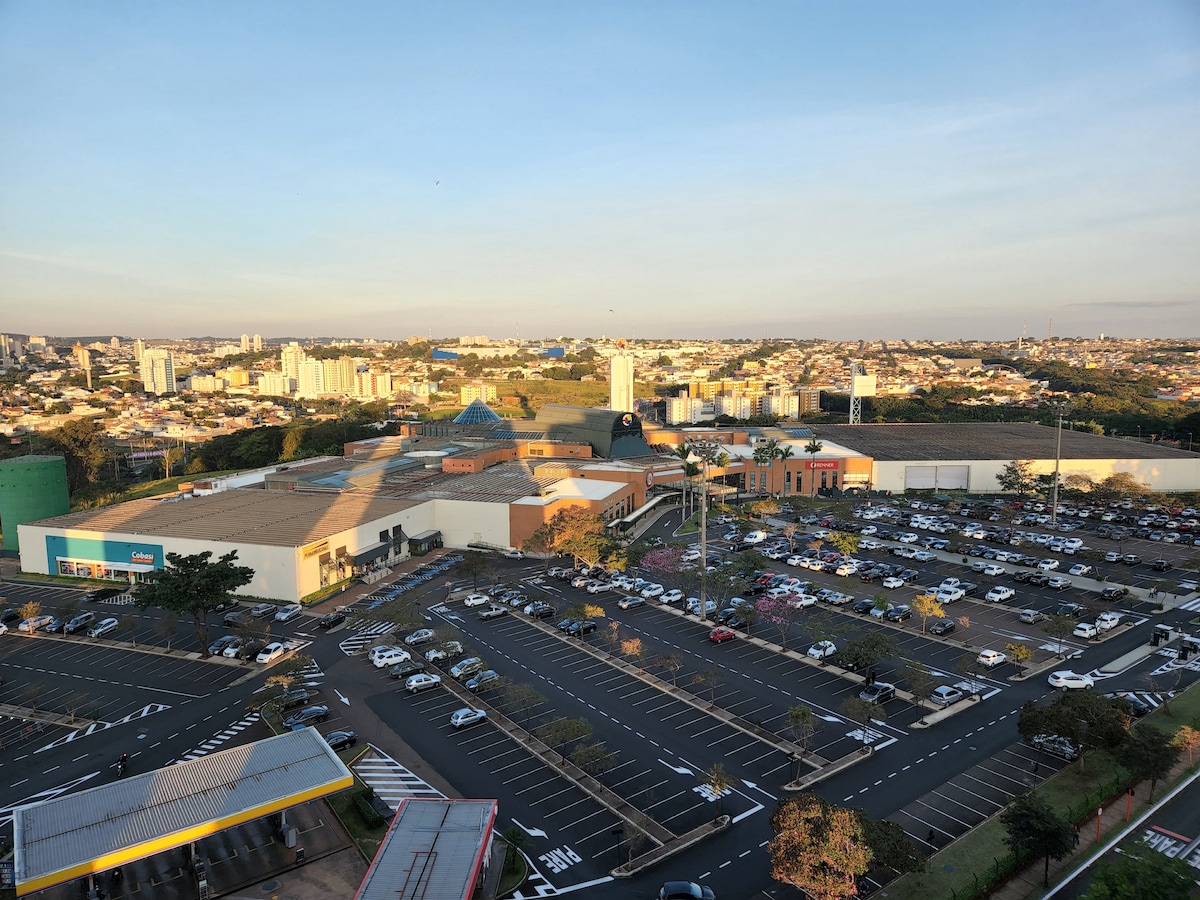 Cobertura encantadora em frente  Shopping Iguatemi