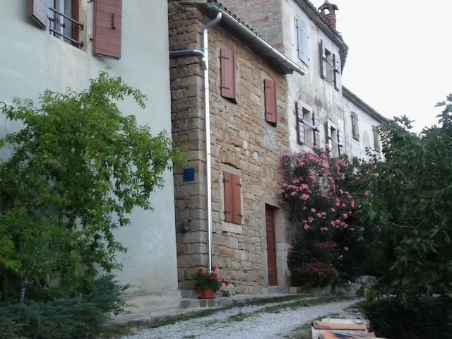 Pirelići的民宿