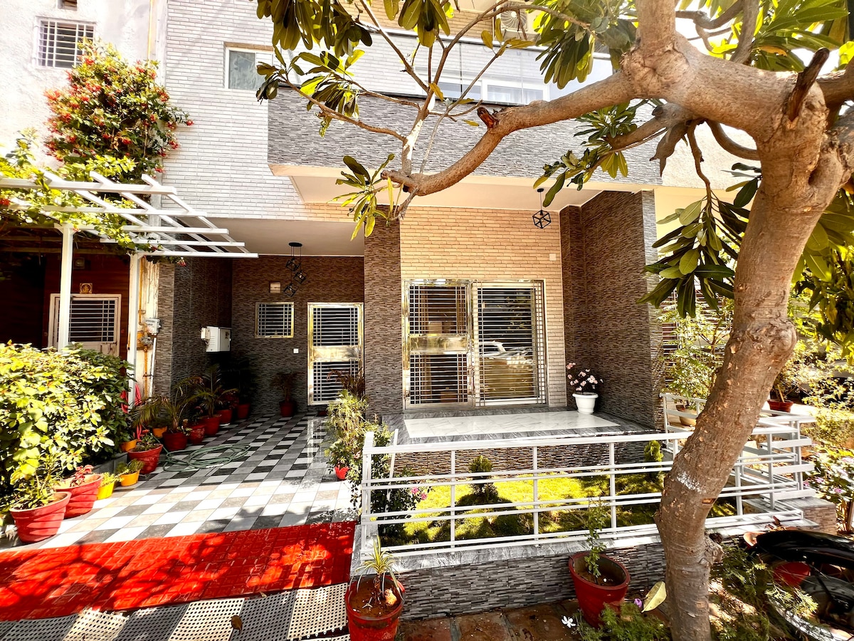 Serene Villa-Homestay-Greater Noida-India Expo MC