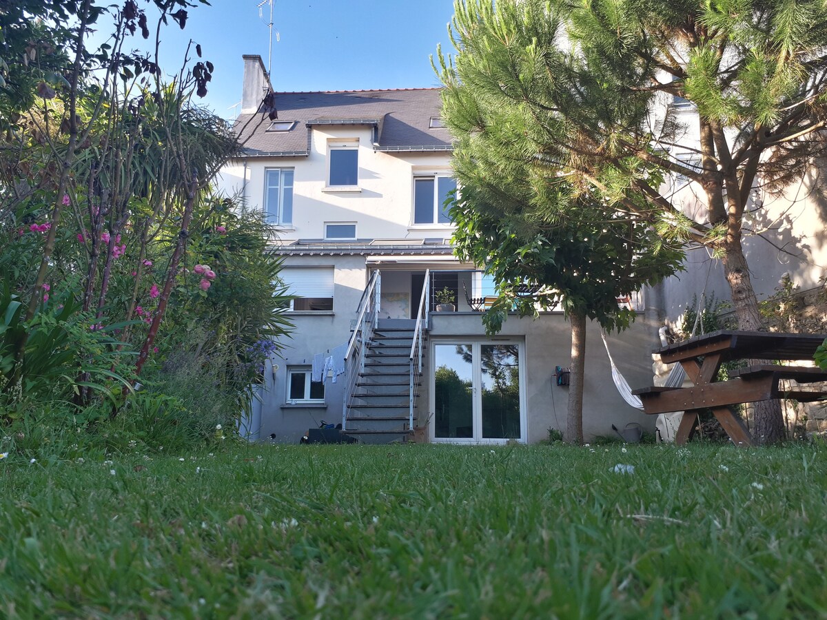 Maison tout confort de 200m2 avec jardin de 500m2